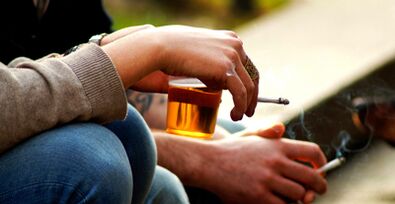 Das Aufgeben schlechter Gewohnheiten ist einer der Faktoren zur Vorbeugung von Prostatitis